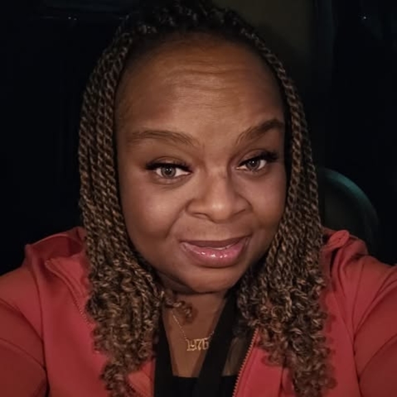 Profile Picture of Falana Falana (@fjames76) on Poshmark