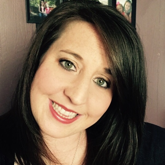 Kristina Walters - Poshmark Profile Picture of Kristina Walters (@kdwalters01) on Poshmark