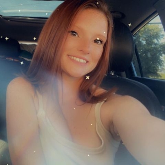 Profile Picture of Ali Andermanis (@alisonjo2223) on Poshmark