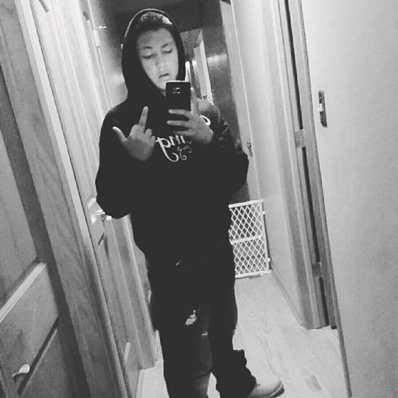 Profile Picture of Angelo Briddick (@angelobriddick) on Poshmark