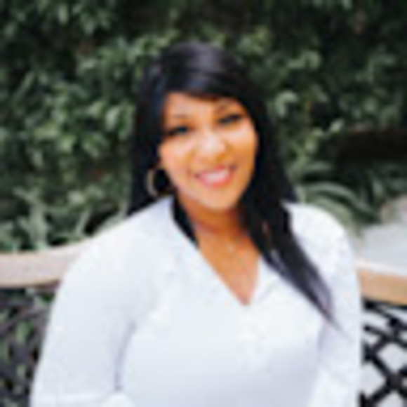 Profile Picture of Latiara Roberts (@kawaiilati) on Poshmark