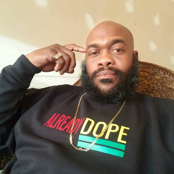 Profile Picture of Royce Andrews (@royceandrews) on Poshmark