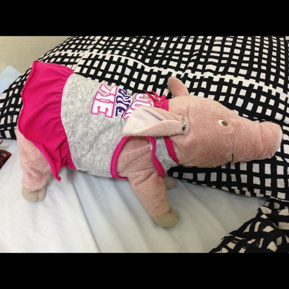 Profile Picture of Anh Luu (@anhluu) on Poshmark