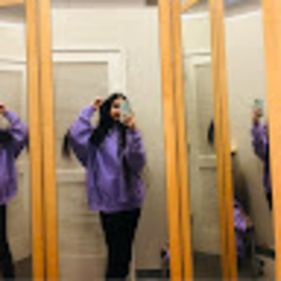 Profile Picture of Aastha Batish (@aasthabatish001) on Poshmark