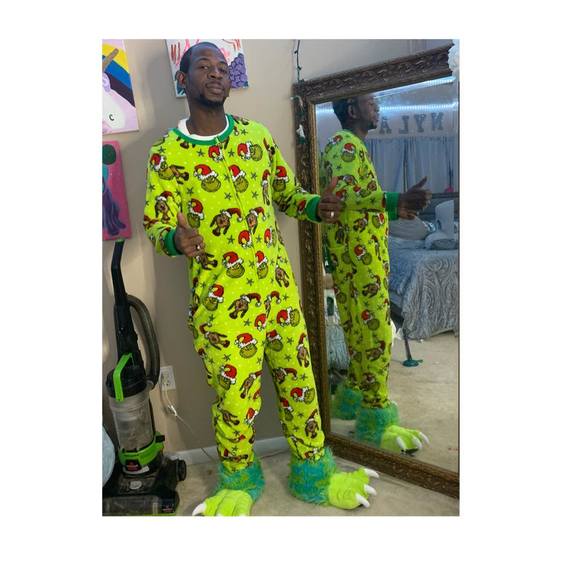 Dominick Coleman - Poshmark Profile Picture of Dominick Coleman (@domoolol) on Poshmark