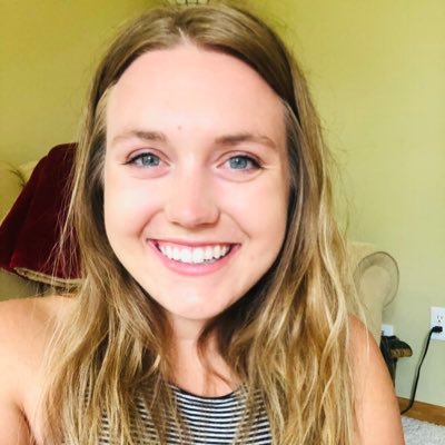 Profile Picture of Ellie Hinrichs (@LileeRichins) on Twitter