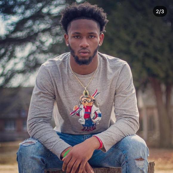 Profile Picture of Blove Spellman (@blovespellman) on Poshmark