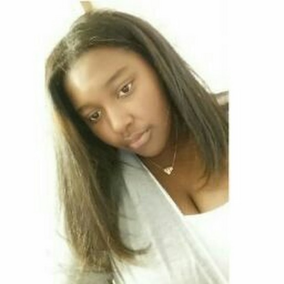 Profile Picture of Jonae Hooks (@jonaesamon) on Poshmark