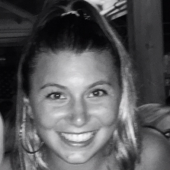 Profile Picture of Julia Downey (@jdowney4) on Poshmark