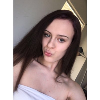 Profile Picture of Allison Barron  🌹 (@AllisonBarron12) on Twitter