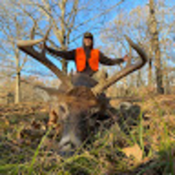 Profile Picture of Will Robison (@s22_wrobison) on Poshmark