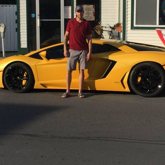 Profile Picture of Stephen Wayne (@bigpolish22) on Poshmark