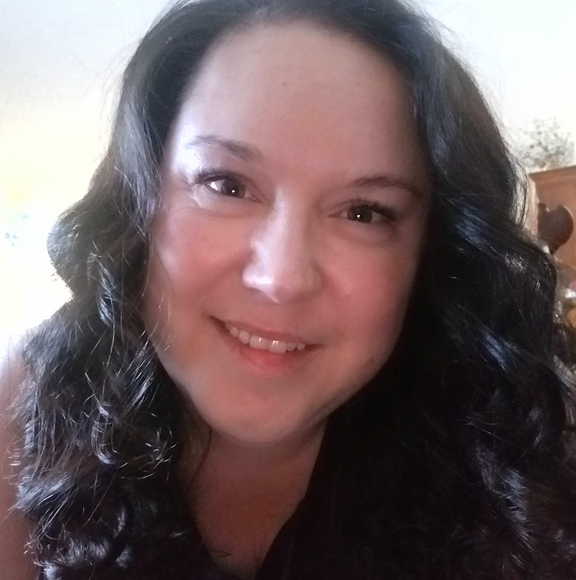 Eileen Nicholson - Poshmark Profile Picture of Eileen Nicholson (@eileennich35) on Poshmark