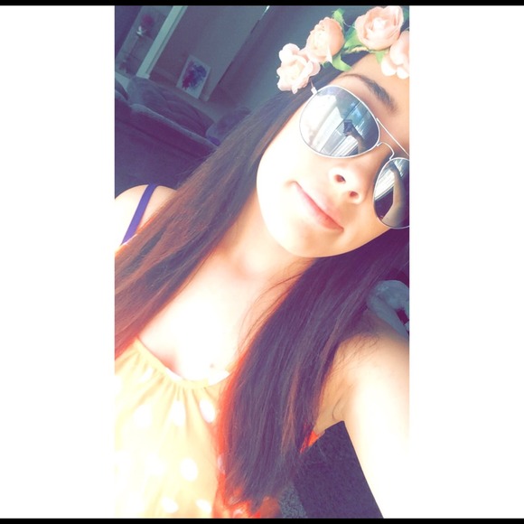 Profile Picture of Summer Hendrickx (@summertime123) on Poshmark