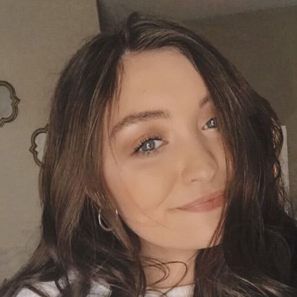 Profile Picture of Katie Gardner (@katieagardner) on Poshmark