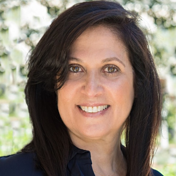 Profile Picture of Nicki Laporta (@nickimlaporta) on Poshmark