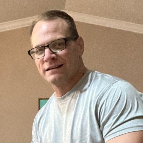 Profile Picture of Doug Pearson (@dougpearson723) on Poshmark