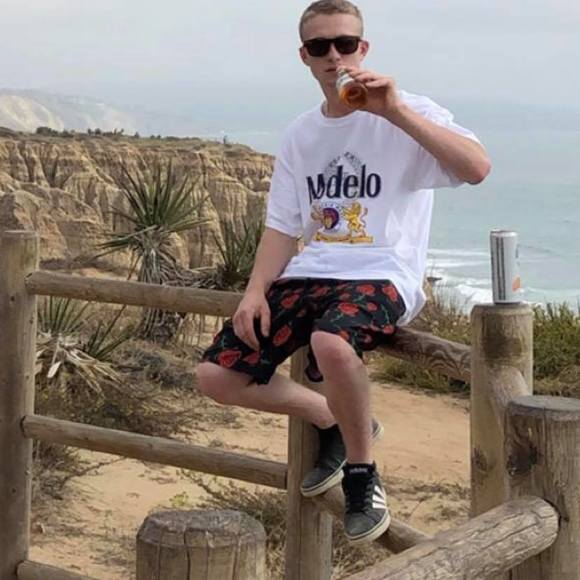 Profile Picture of Paul Wicker (@pwicker13) on Poshmark