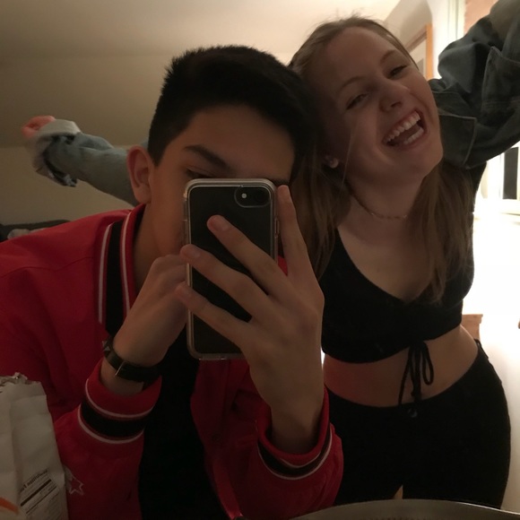 Profile Picture of Justin Robles (@justinrobzzz) on Poshmark