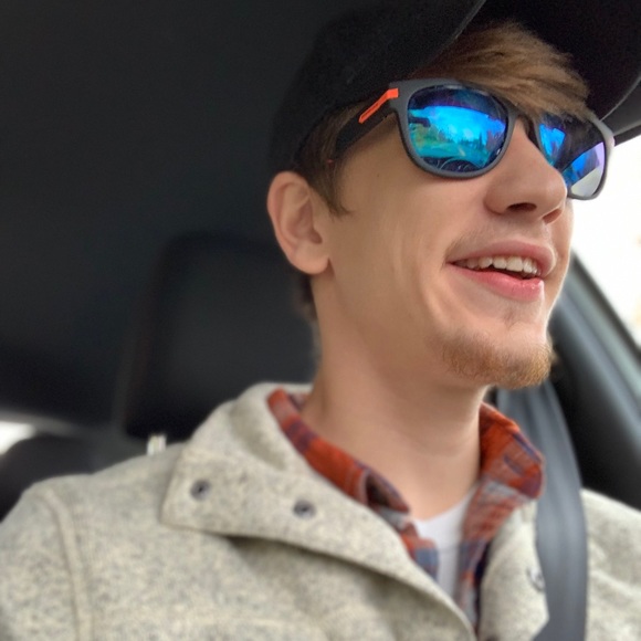 Profile Picture of Joseph Sarsfield (@jasarsfield) on Poshmark