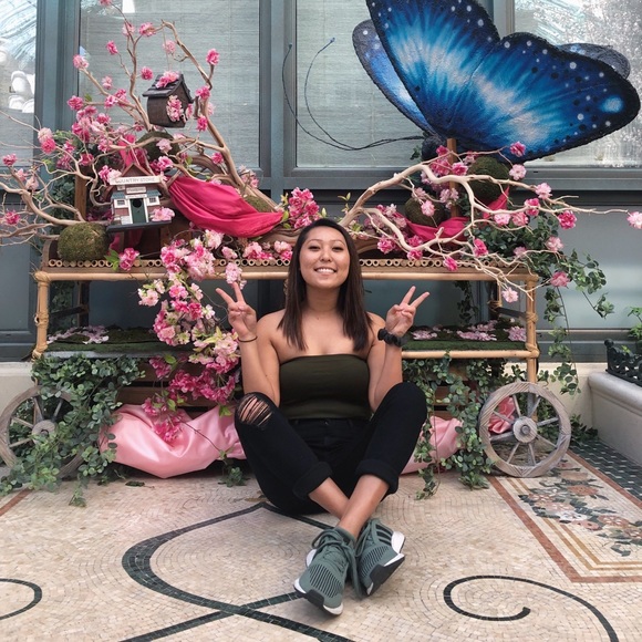 Profile Picture of Leslie Fujitani (@fujitanii) on Poshmark