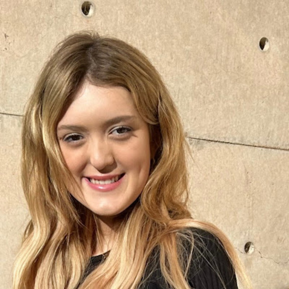 Profile Picture of Emma rose Dowling (@emmadowling143) on Poshmark