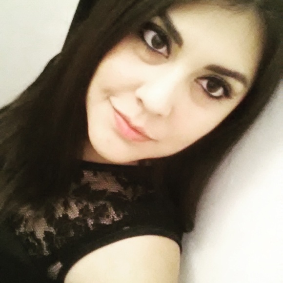 Profile Picture of Graciela Campos (@gcampos2003) on Poshmark