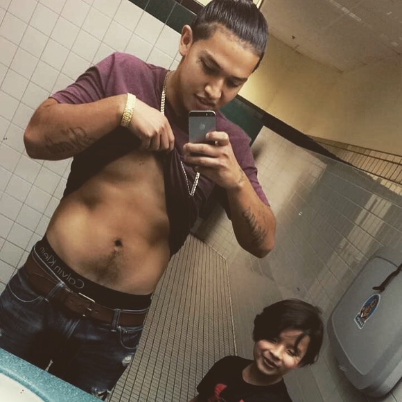 Profile Picture of Enrique Samarron (@rique_boii) on Poshmark