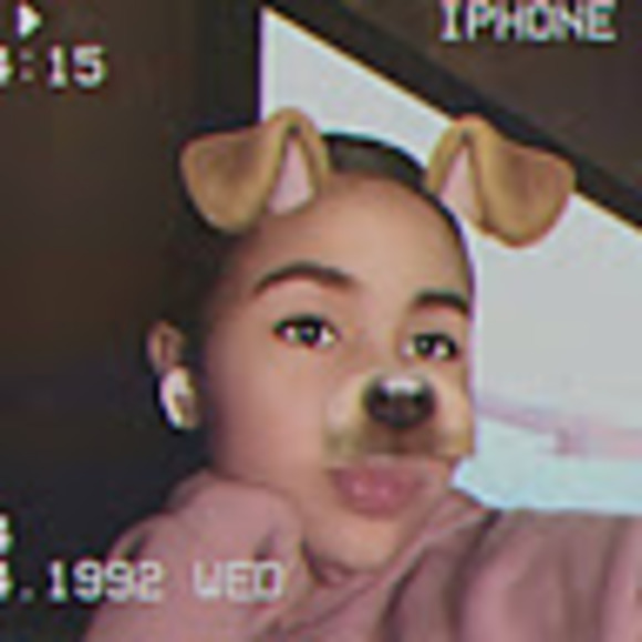 Profile Picture of Zadie Marmolejos (@marmolejoszadie) on Poshmark