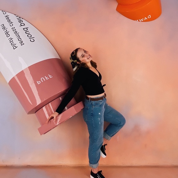 Profile Picture of Madeline Taphorn (@madtap) on Poshmark