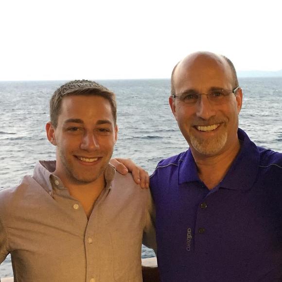 Profile Picture of Alex Vieder (@avieder) on Poshmark