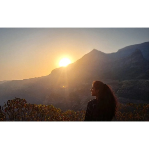 Profile Picture of Shreya Jungade (@shreyadj_212) on Poshmark