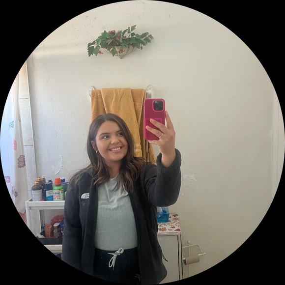 Profile Picture of Ashley Bramucci (@ashley_bramucci) on Poshmark