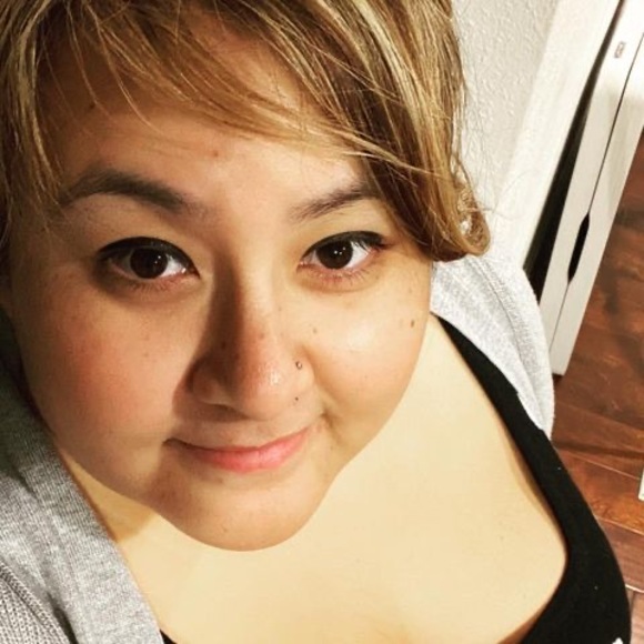 Profile Picture of Marilyn Tran (@seller347) on Poshmark