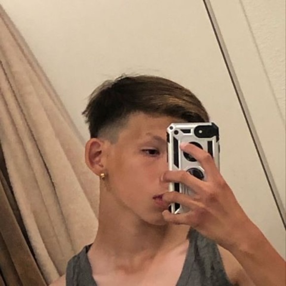Profile Picture of Daniel Prado (@danielprado510) on Poshmark