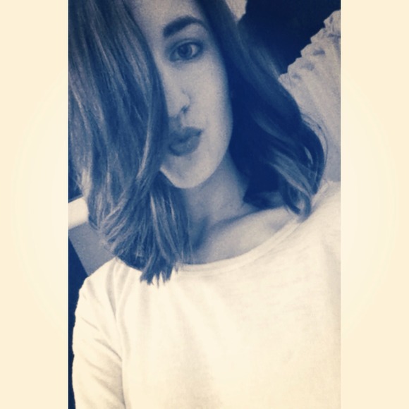 Profile Picture of Jamie Cunnington (@jamiecunnington) on Poshmark