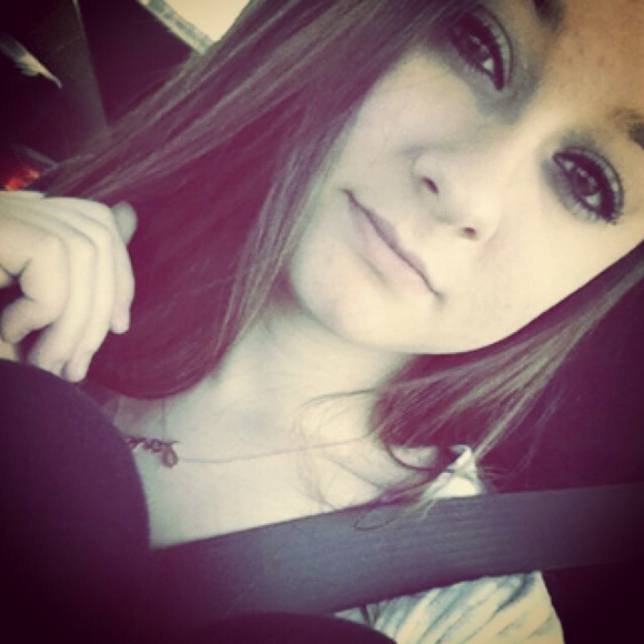 Haley Collier - Poshmark Profile Picture of Haley Collier (@haleylynn837) on Poshmark