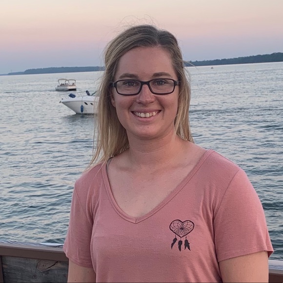 Profile Picture of Ashley Riggins (@ashleyriggins33) on Poshmark