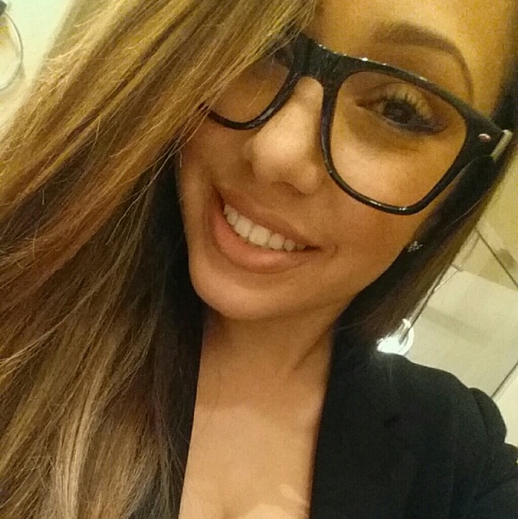 Profile Picture of Jasmine Barron (@jmarbar) on Poshmark