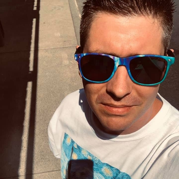Profile Picture of Kenneth Paul (@kennethknaak83) on Poshmark