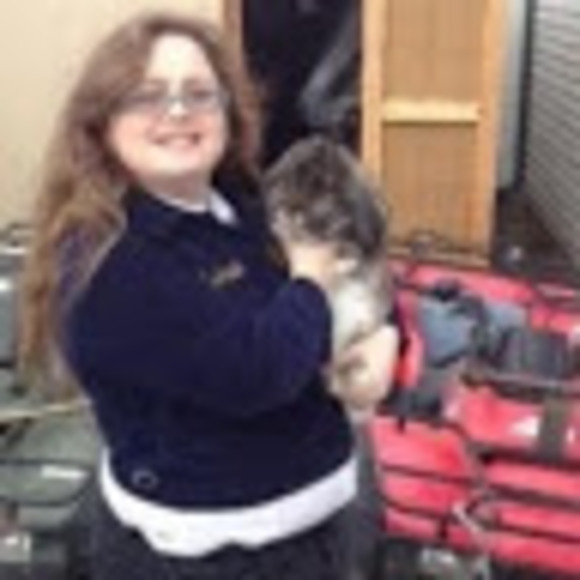 Profile Picture of Jessia Stull (@jessiastull98) on Poshmark