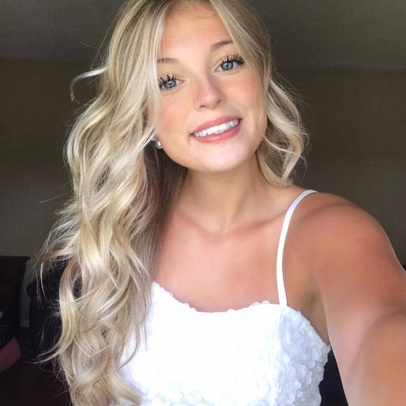 Profile Picture of Mya Soderman (@jonsoderman) on Poshmark