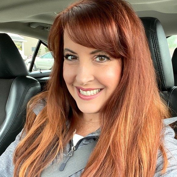 Profile Picture of Brendalynn Eustice (@tinkernbella) on Poshmark