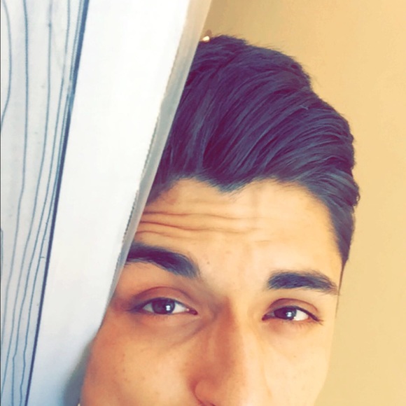 Profile Picture of Luis Ramon (@thebaaykidd) on Poshmark