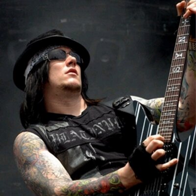 Profile Picture of Tt (@Joe_SimpleMe) on Twitter