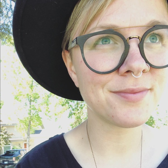 Profile Picture of Ashli Hodgert (@ashlihodgert) on Poshmark