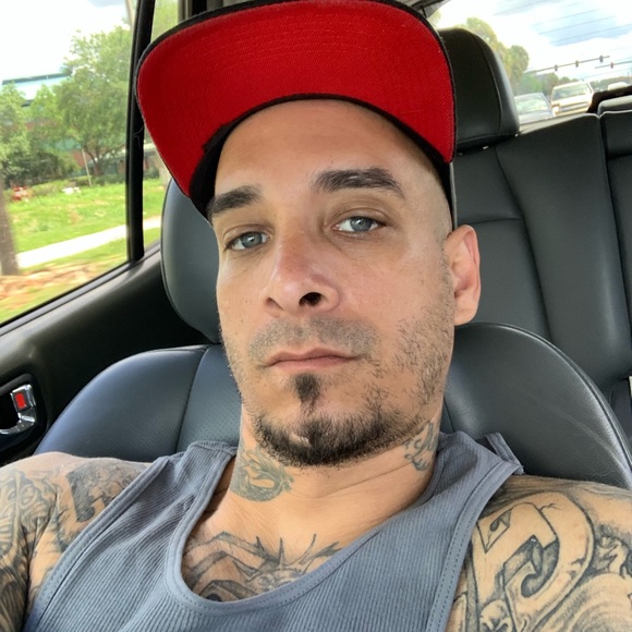 Profile Picture of Carlos Saez (@carlos_saez) on Poshmark