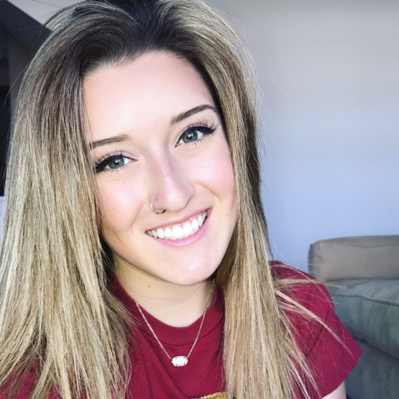 Profile Picture of Taylor Baumstark (@taybaum9) on Poshmark