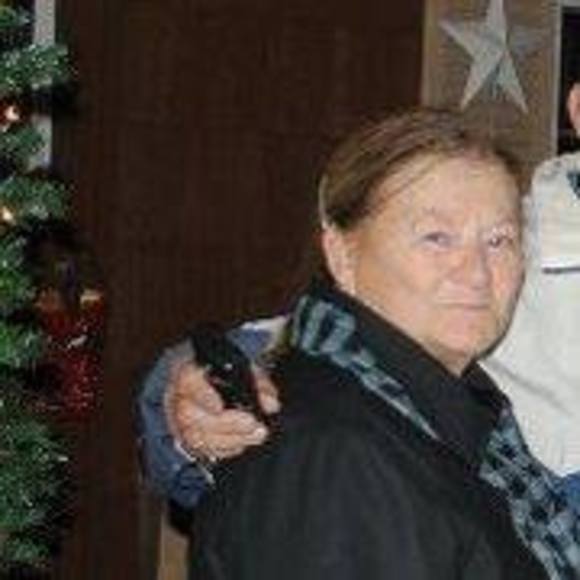 Profile Picture of Barbara Gomperts (@gbgomp) on Poshmark