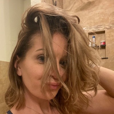 Profile Picture of Amanda Cossaboom Tidswell (@AmandaTidswell) on Twitter
